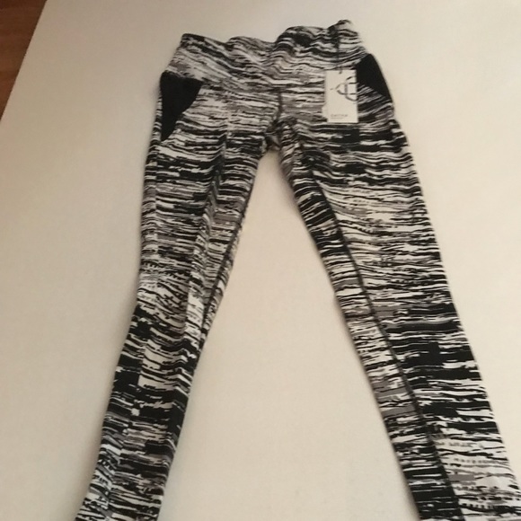 Yoga Pants NWT - Picture 4 of 5